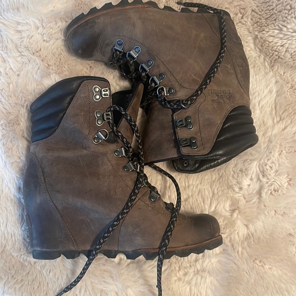 Sorel Shoes - Gray Sorel Boots